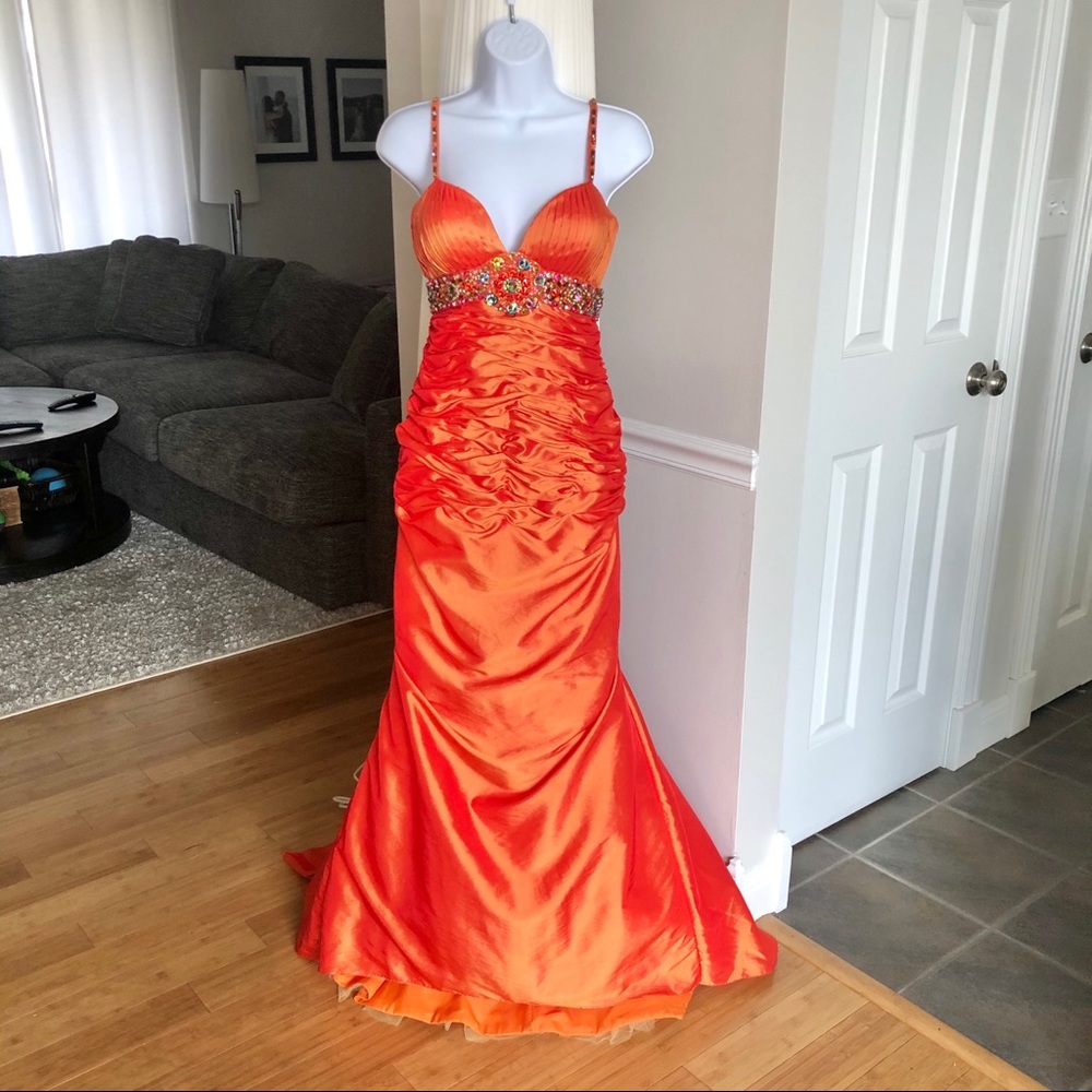 PROM DRESS! Tony Bowls